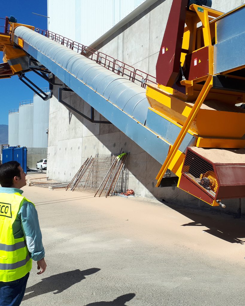 Productos y servicios: cintas y máquinas a medida para ingenierías del sector minero - Cintas transportadoras