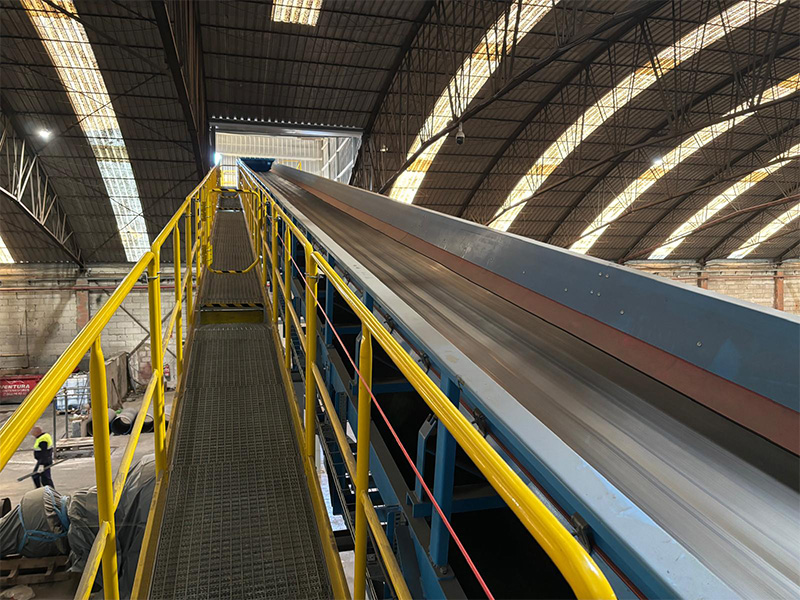 Cintas transportadoras
industriales para materiales
pesados y residuos
